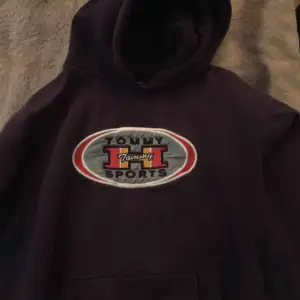 Tommy sports hoddie. Skit cool 150 