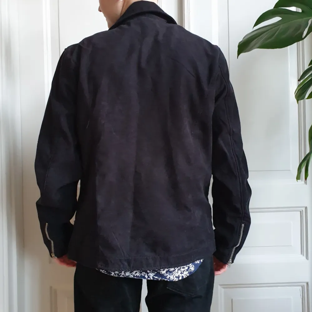 🎧 Tunnare faux mocka jacka från Pull & Bear  🎧 90 kr + 88 kr frakt . Jackor.