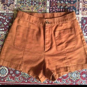  - Shorts strlk 34/36 Toppskick Porto tillkommer