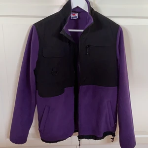 Jacka - Oanvänd fleecejacka, nypris runt 900