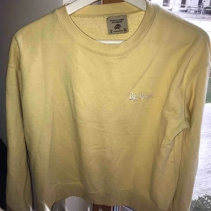  - En väldigt använd tröja från PULL and Bear