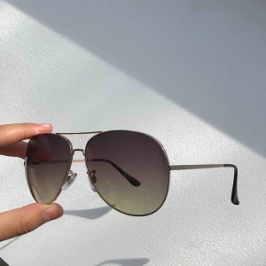  - Pilot-glasögon som är skitsnygga nu till sommaren!