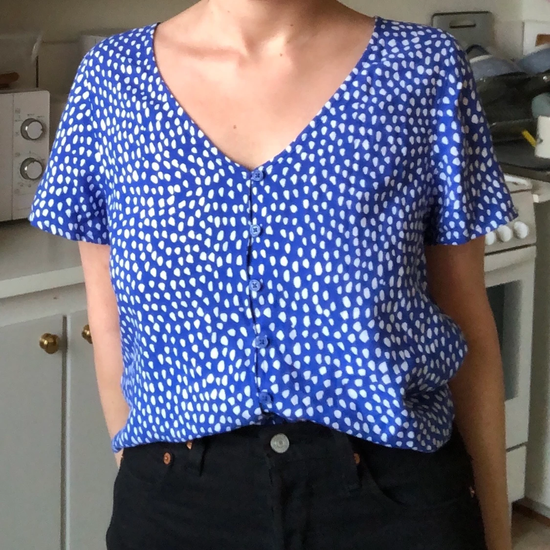 Mönstrad topp med knappar - 90