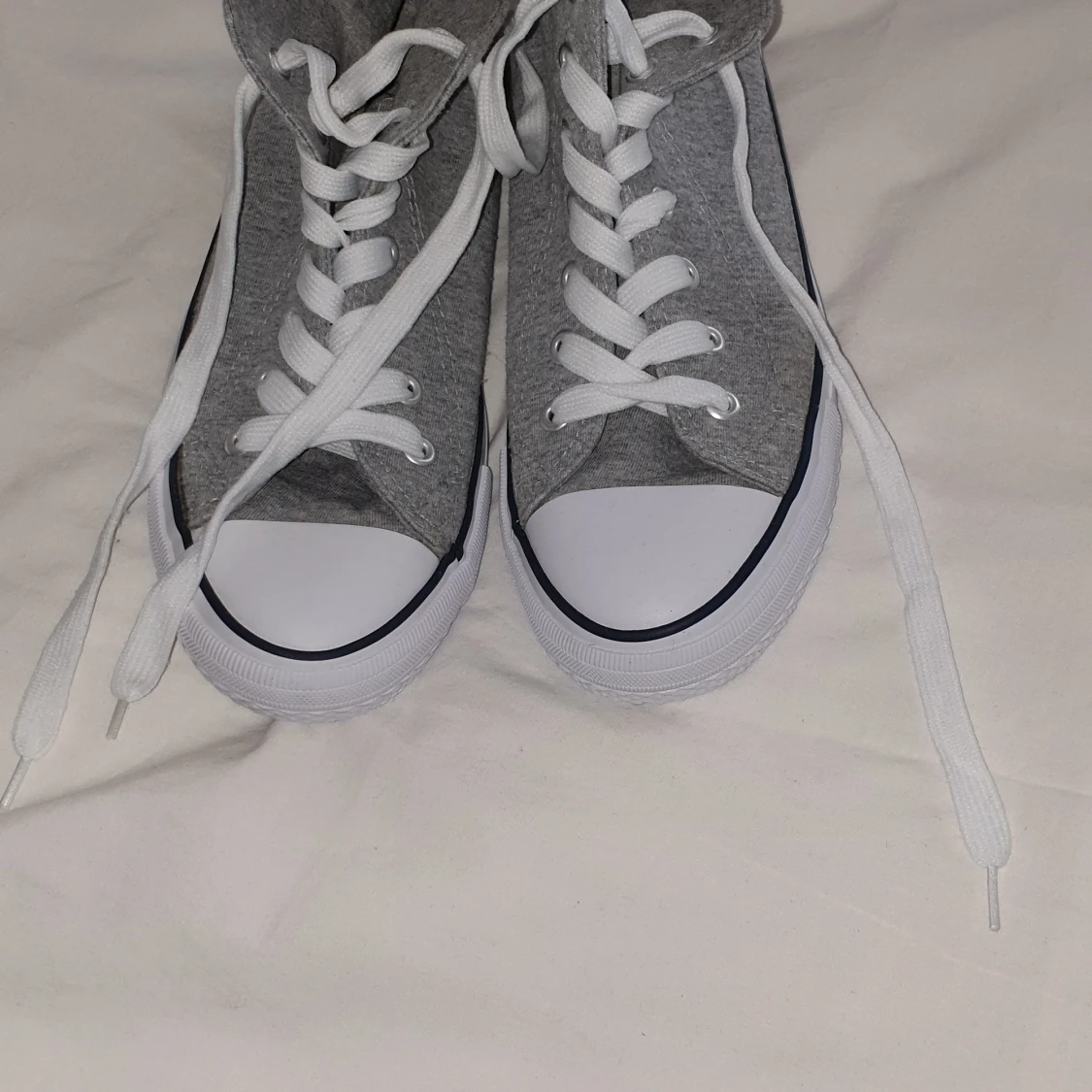 Easy canvas shoes