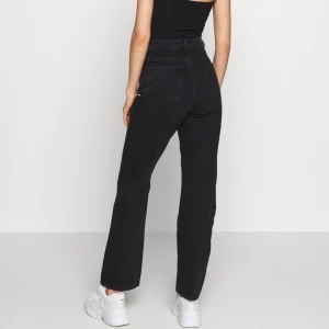 Weekday Rowe jeans  - I tvättad svart!