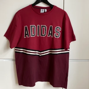 Adidas oversized tee shirt - Adidas burgundy oversized tee shirt. US college inspiration, size 34. Great condition, never worn.