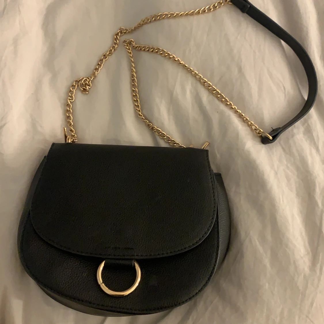 Liten svart väska 
