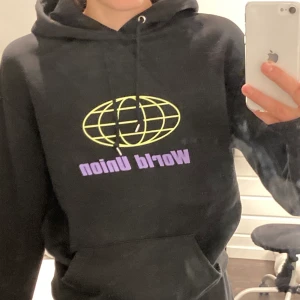 Hoodie med tryck  - såld