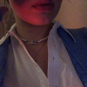 vivienne westwood halsband - Säljer mitt halsband som inte kommer till användning, köpt här på Plick så tror inte äkta men inget som syns. Är det fler som är intresserade så blir det budgivning. Frakt tillkommer på 11kr ev 63 om man vill ha spårbart 