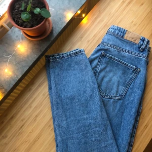 Jeans, gina tricot - Jeans från gina som inte längre passar och kommer inte till användning. Storlek 38, passar S-M 