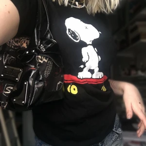 Snobben t-shirt  - Jätte fin och skön t-shirt från uniqlo i bra material❣️❣️