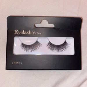 Lösögonfransar - Ett par oanvända lösögonfransar från Lindex🖤 lim tillkommer inte! Frakt ingår i priset🖤
