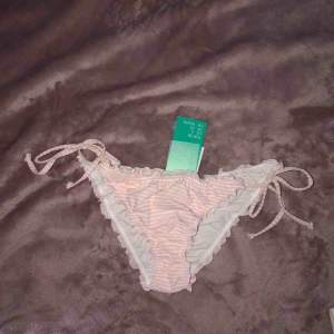  - Helt nya bikinitrosor 