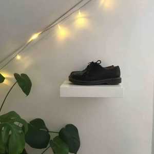  - Säljer mina älsklings-martens då dom aldrig kommer till användning längre! Har haft dom i 3 år men dom är fortfarande i ett superfint skick!  (Köparen står för frakten)