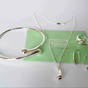  - 😳ALLA SILVER SMYCKEN ENLIGT BILD STÄMPLAT SILVER 925 Bjuder på en etuiet !😳✨