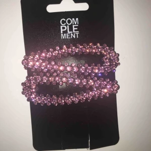  - Hårklämmor i rosa färg jättefint   Oanvända 