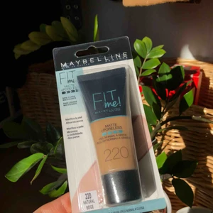  - Oöppnad foundation. Äkta. 