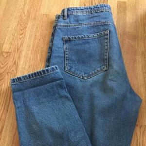  - Fina mom jeans köpta från Zara. Säljer pga de blev för stora.
