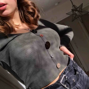  - Tröja med coola knappar:)