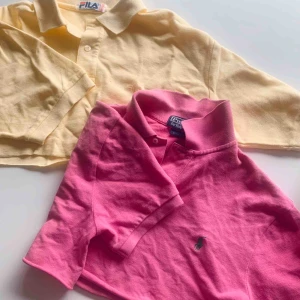  - Två jätte snygga cropped skjortor, 200kr/st. Strl S 