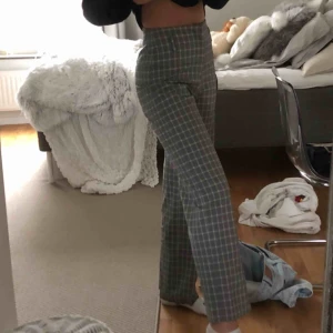  - fina kostym byxor från en affär i Thailand jag inte kommer ihåg vad den hette✨ knappen är borta men  bältet fungerar lika bra plus det är snyggare🌟🌟 