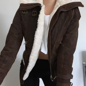 Jofama by Kenza 7 fodrad mockajacka - Fodrad mörkbrun mockajacka från Jofama i superfint skick, endast använd ett par gånger. Nypris 2500kr. Fraktavgift på 95kr tillkommer. 