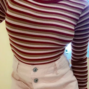 Forever 21 2pc set  -                          FOREVERR 21 set Shirt is a size = S Skirt is a size = 26   Skirt fits just right