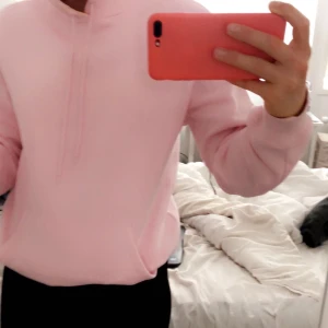 HODDIE från H&M  - Gosig hoddie i fint skick, knappt använd 