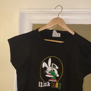 Blink 182 tisha - Köpt på punkt shop