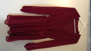 Klänning från nelly  - Superfin klänning som endast är använd en gång, så i nyskick! Storlek 38