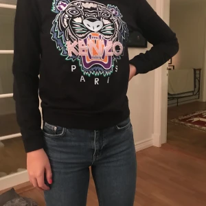 Kenzo tröja  - Fint skick, liten i storlek! Frakt tillkommer! 88kr 