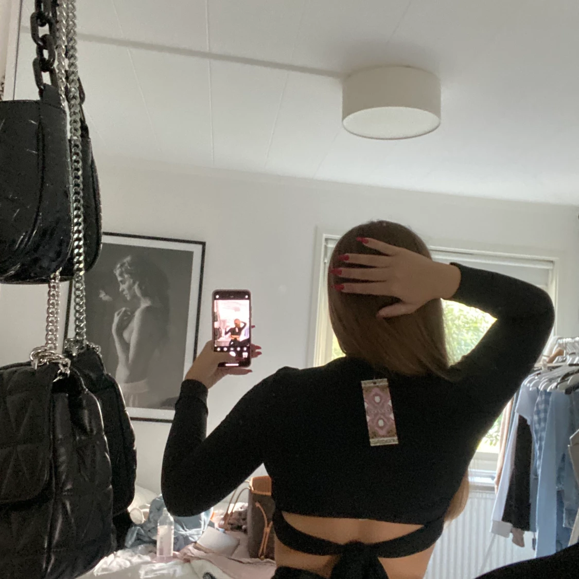 Svart crop top öppen rygg - 91