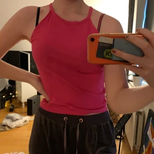 Rosa linne - Fint rosa linne från BIK BOK, använd mycket förra året men bra skick. Möts upp i Karlstad eller skickas, du står för frakt