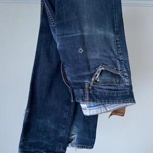 ripped jeans - Slitna jeans men sitter riktigt snyggt