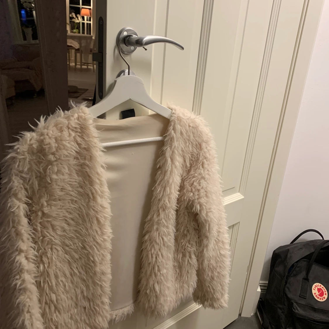 Fluffig jacka beige