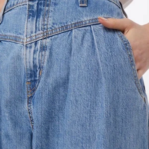 Levi’s balloon jeans - Säljer ett par helt oanvända Levi’s jeans i 80s balloonmodell. Slutsålda typ överallt! Säljer pga kommer inte till användning. Nypris: 1200kr. Skriv för fler bilder 🥰