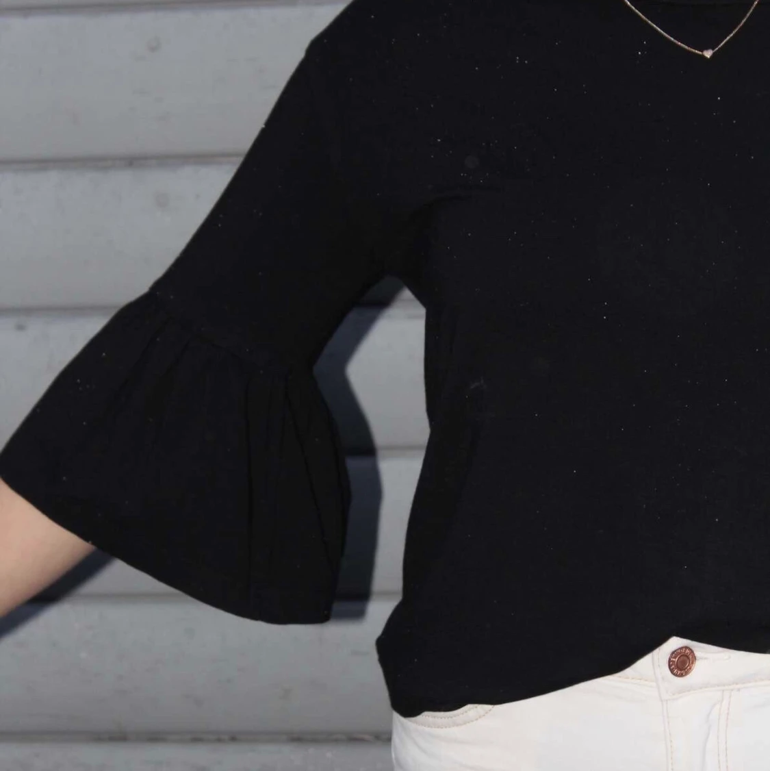 Svart Långärmad Tröja Med Utsvängda Armar - 90