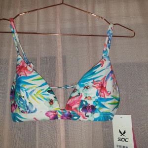 Bikini-överdel - Ny bikini-topp med pris lapp, supper gullig och sommrig!