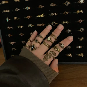 Äkta brons ringar  - Äkta brons ringar helt nya med kristaller. Medela eller kommentera om vilken du är intresserad av :)