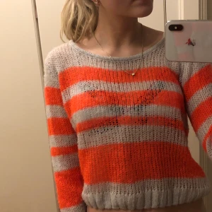 Stickad tröja  - Fint skick 