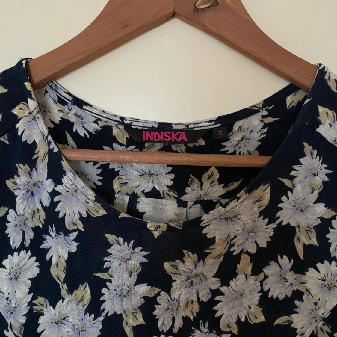 Sommarklänning med blommor - 91