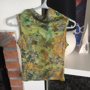  - Finfin kortärmad typ turtleneck Bitte Kai rand tröja! Köparen står för frakt! 