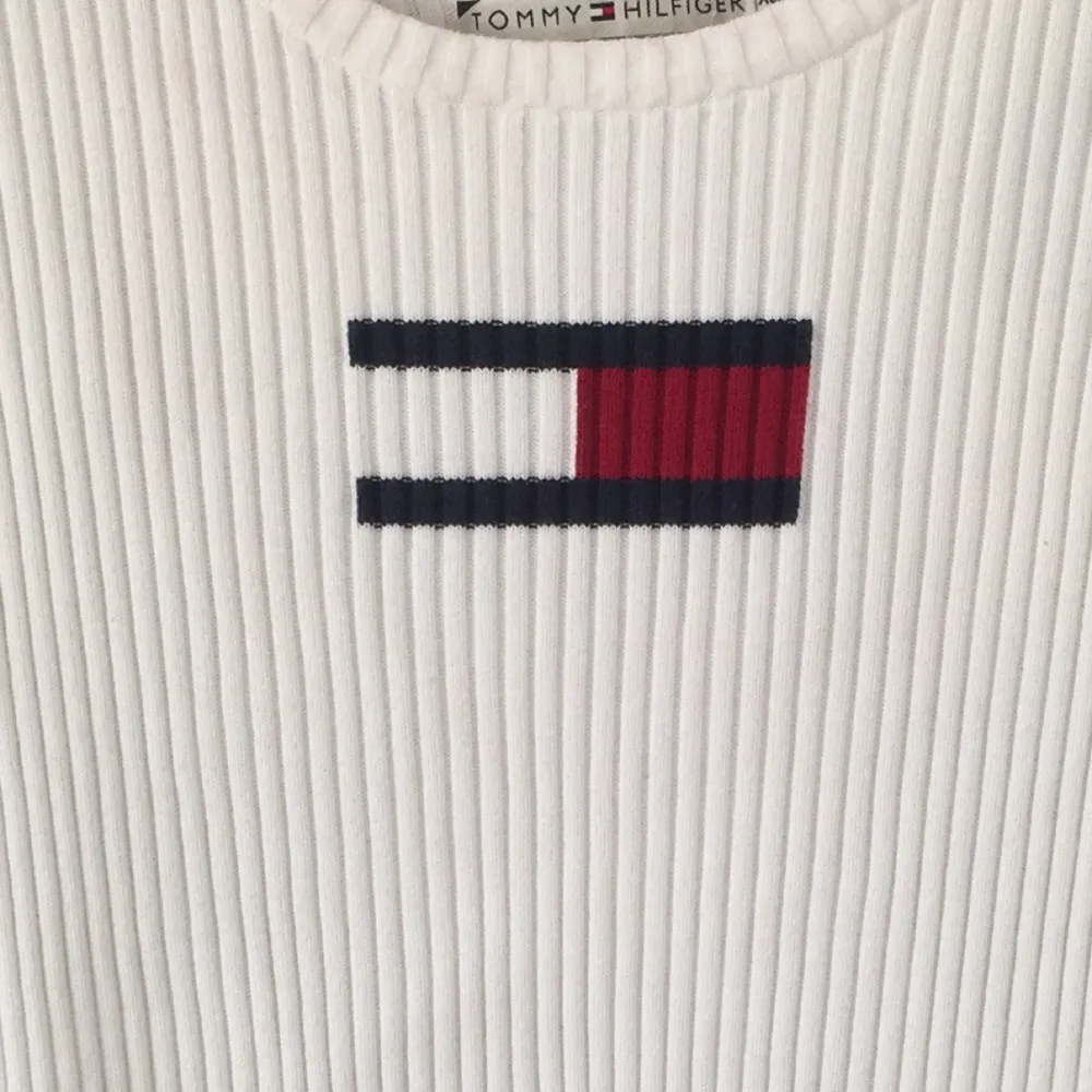 Tommy Hilfiger långärmad, sparsamt använd . Skjortor.