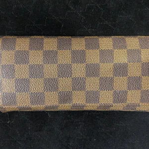 Plånbok - Bruk plånbok dragkedjan på baksidan går inte att dra igen tyvärr, de sista bilden 