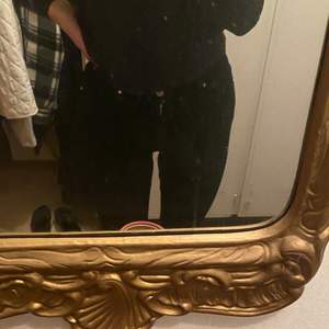 Säljer nu mina bootcut jeans från bikbook då dom tyvärr blivit försmå. Använda ett fåtal gånger. Nypris 599kr mitt pris 450kr. Pris kan diskuteras vid snabb afärr