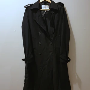 Trench coat - Trench coat, använd max 5 gånger - mycket fint skick! Hämtas i Hägersten