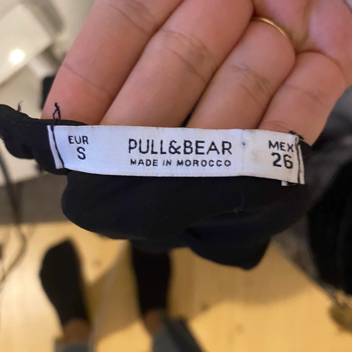 Blus pull & bear strl S - 90