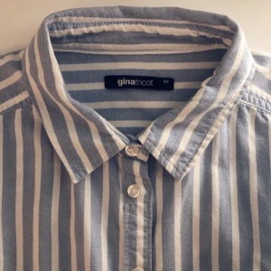 Ginatricot-skjorta - FRI FRAKT 💓 skriv vid frågor! 