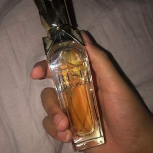 A perfume from the brand rise beyonce, I bought it from Normal and have only used it once, so it’s full. Has a nice rich smell but strong. It’s really beautiful too.