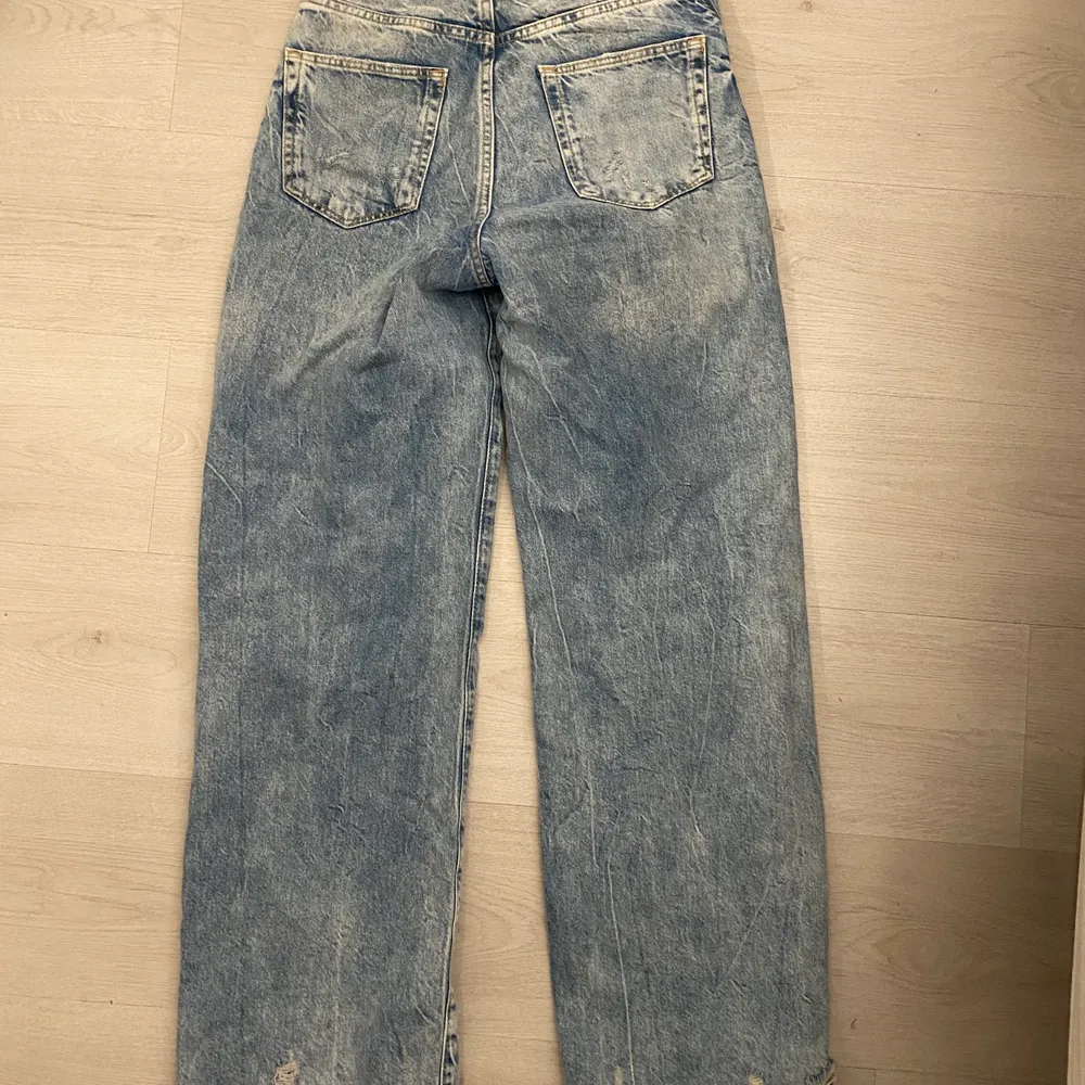 Fina jeans från Bershka i storlek 36!. Jeans & Byxor.